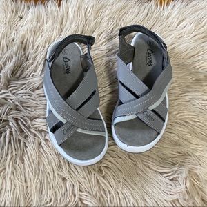 Curves Gray & White NWOT Size 9